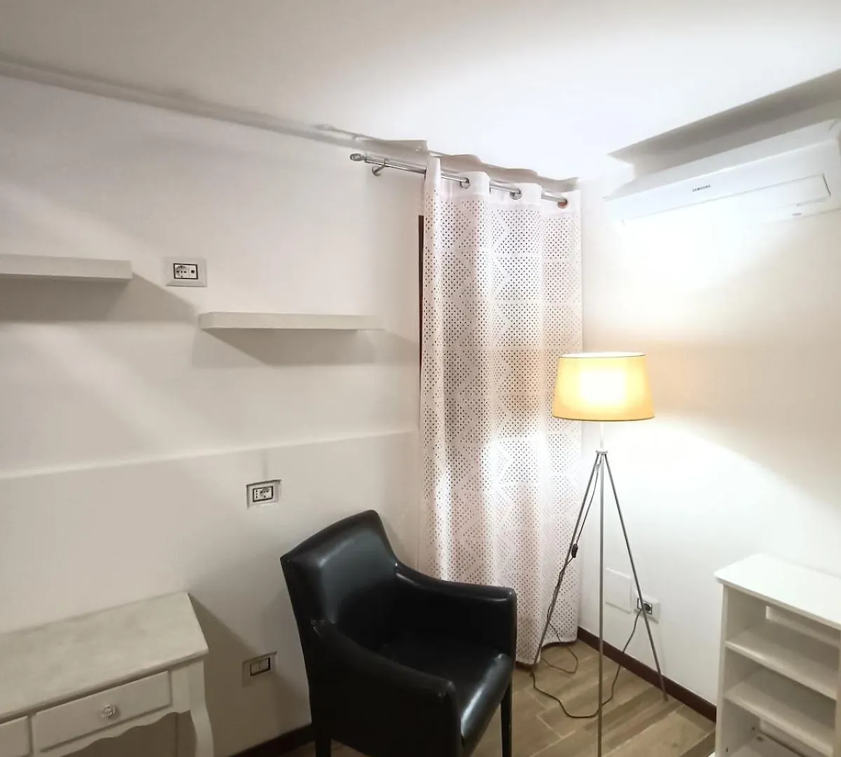 Briani Venice Apartment With Private Patio